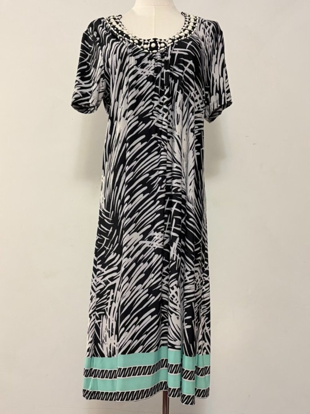 Lula Beaded Neckline Abstract Midi Dress Size 1X